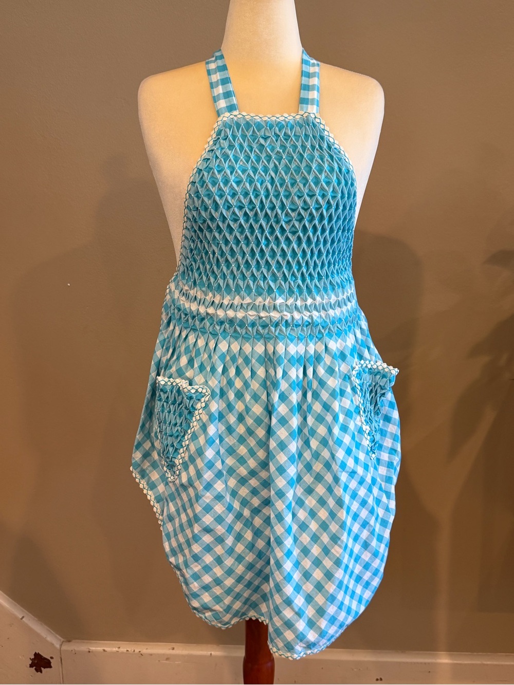 Grandmacore Vintage Apron. Turquoise Gingham Smocked with Pockets Cottagecore